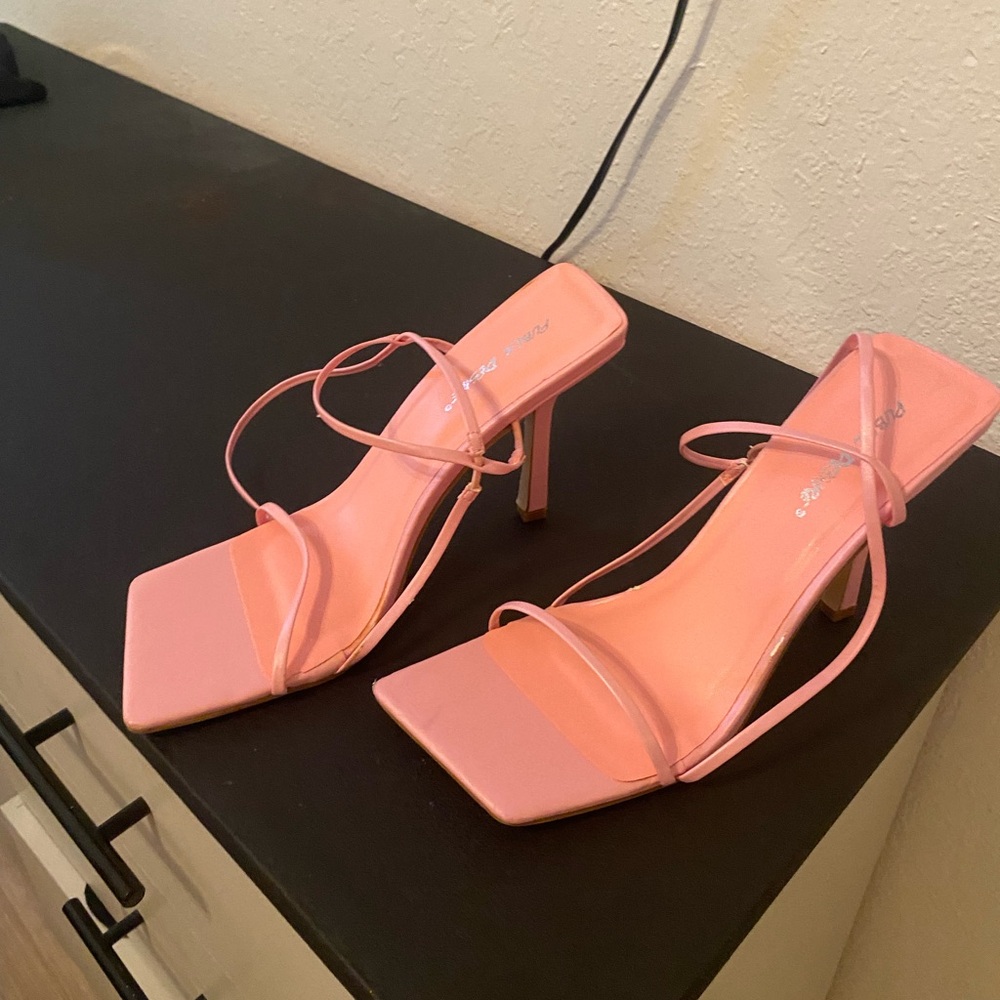 Heels - Picture 2 of 2